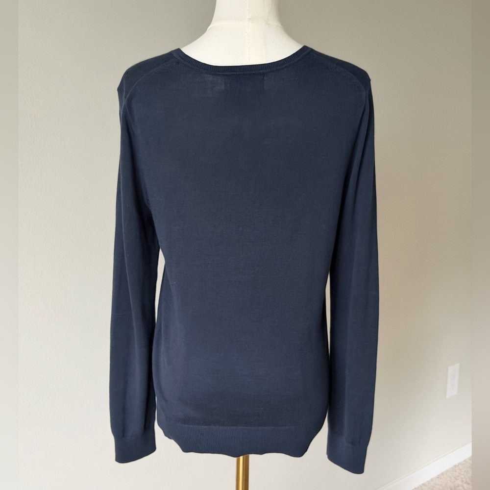 Banana Republic Factory Preppy Navy Forever V-Neck Sweater / Capsule Wardrobe - Picture 5 of 10